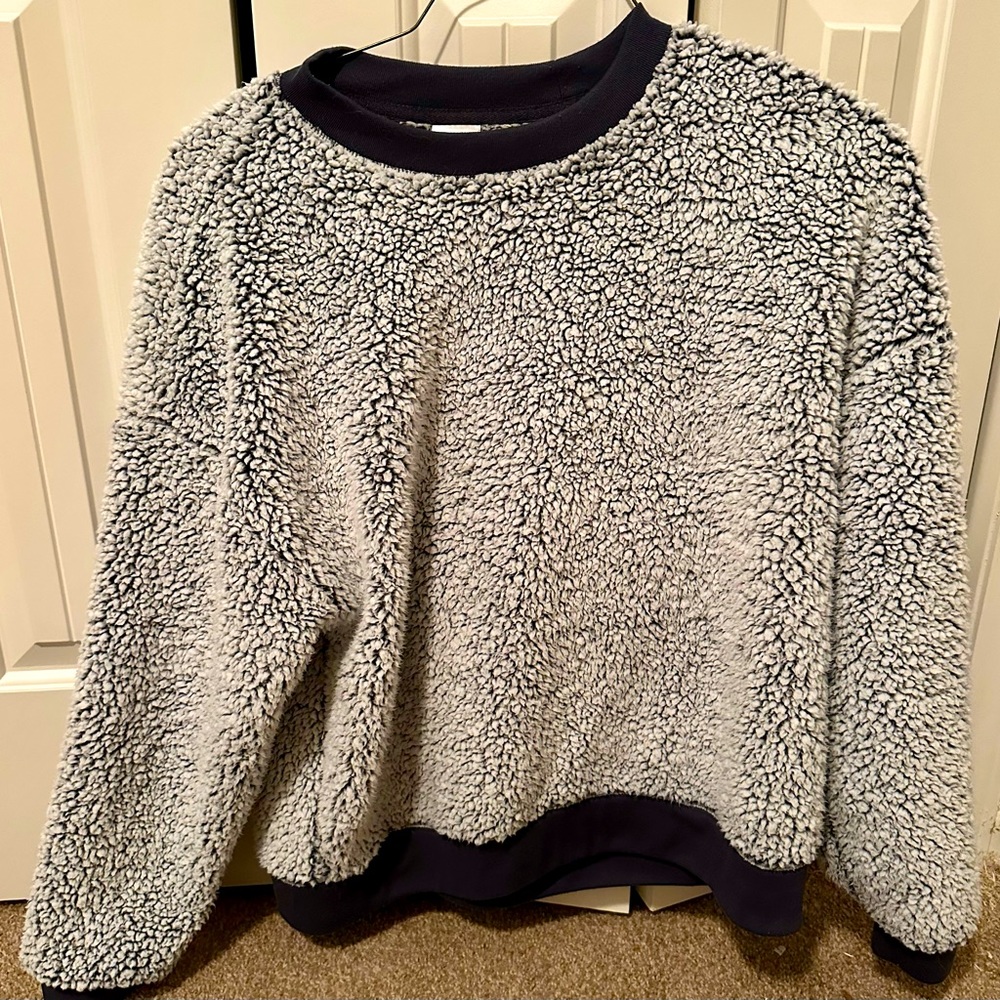 Women’s Long Sleeve Fleece Top Size Large